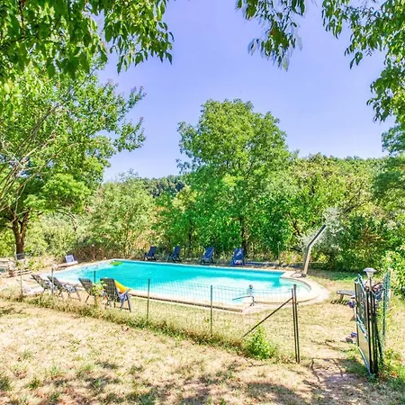 5 Bedroom Cozy In Montricoux