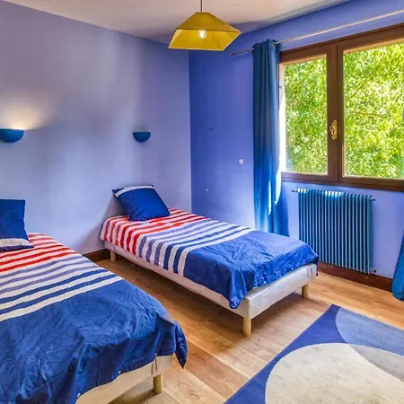 5 Bedroom Cozy In